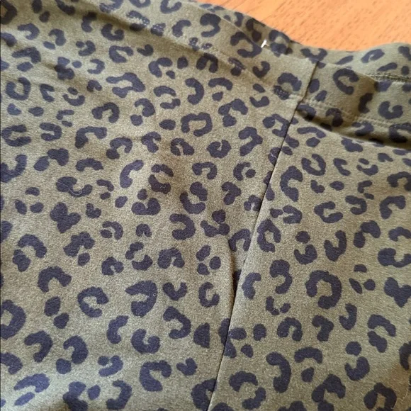 Bear Dance Cheetah Print Olive Green Black Bell Bottom Leggings Womens - Picture 2 of 4